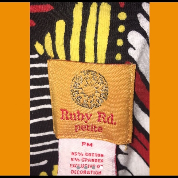 one.

Ruby Red Petite 3/4 sleeve surplice top - Picture 4 of 4